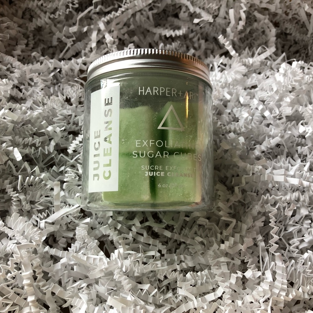 New Harper + Ari Exfoliating Sugar Cubes - Picture 3 of 3